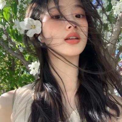 无法隐藏的本能：偷拍封面
